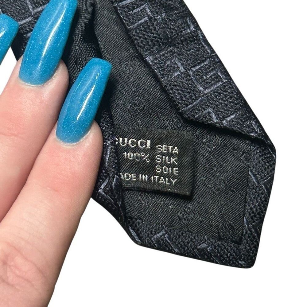 Vintage Gucci Mens Navy Blue 100% Silk Designer Pointed Neck Tie G Pattern - Picture 10 of 12